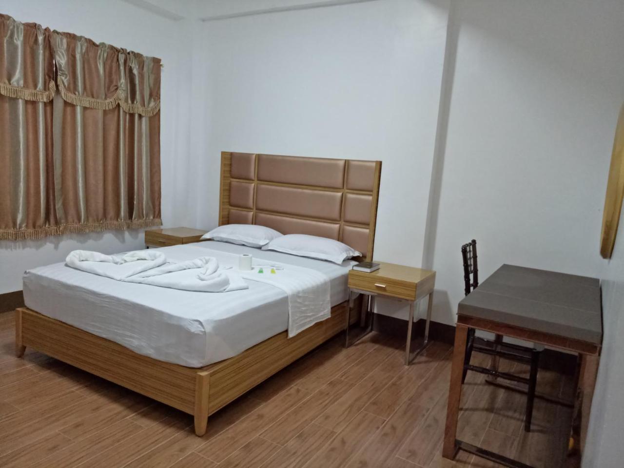 Meaco Hotel - Anilao マビニ エクステリア 写真