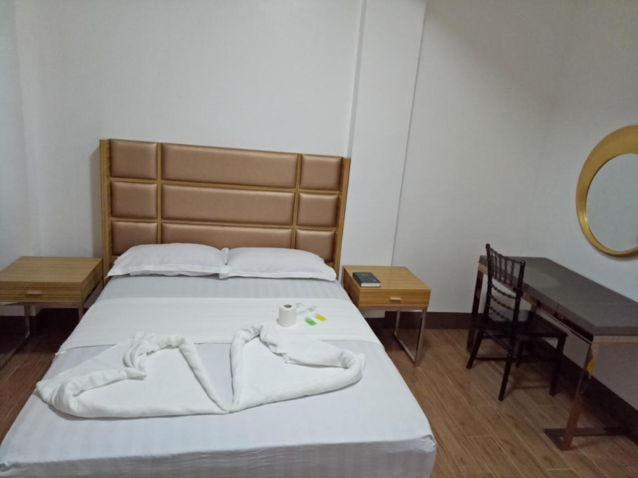 Meaco Hotel - Anilao マビニ エクステリア 写真