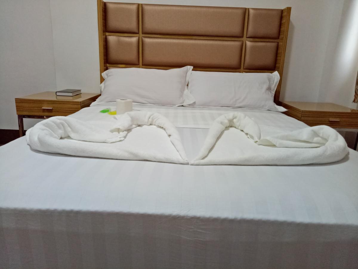 Meaco Hotel - Anilao マビニ エクステリア 写真