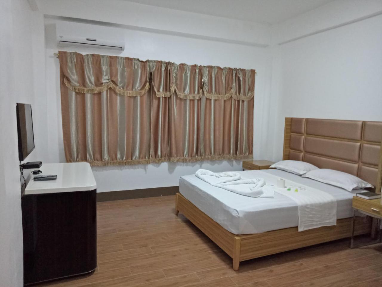 Meaco Hotel - Anilao マビニ エクステリア 写真
