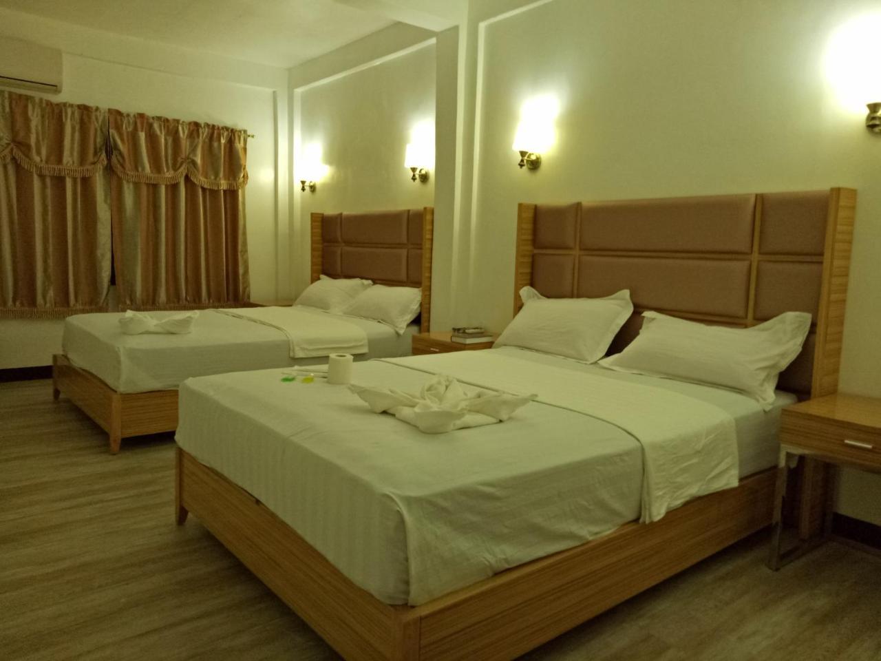 Meaco Hotel - Anilao マビニ エクステリア 写真