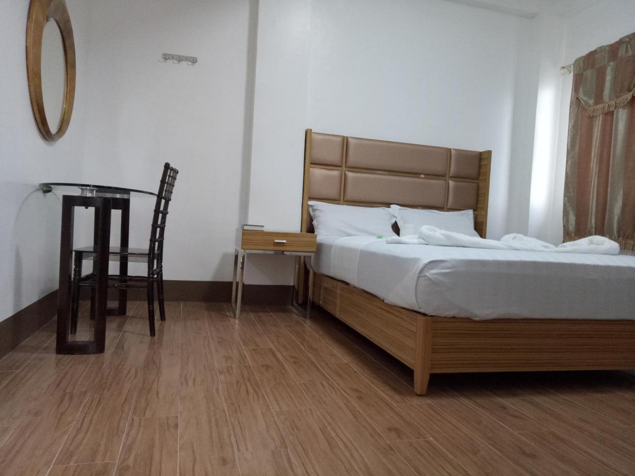 Meaco Hotel - Anilao マビニ エクステリア 写真